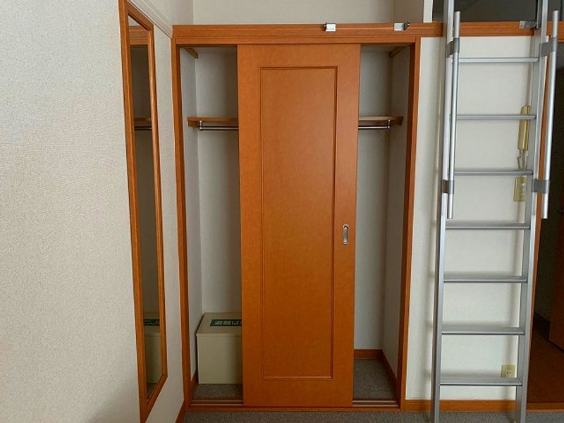 レオパレスサンリバー 収納