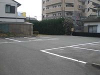 レオパレス未来 駐車場