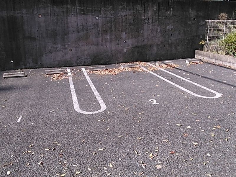 レオパレスＫ＆Ｉ 駐車場