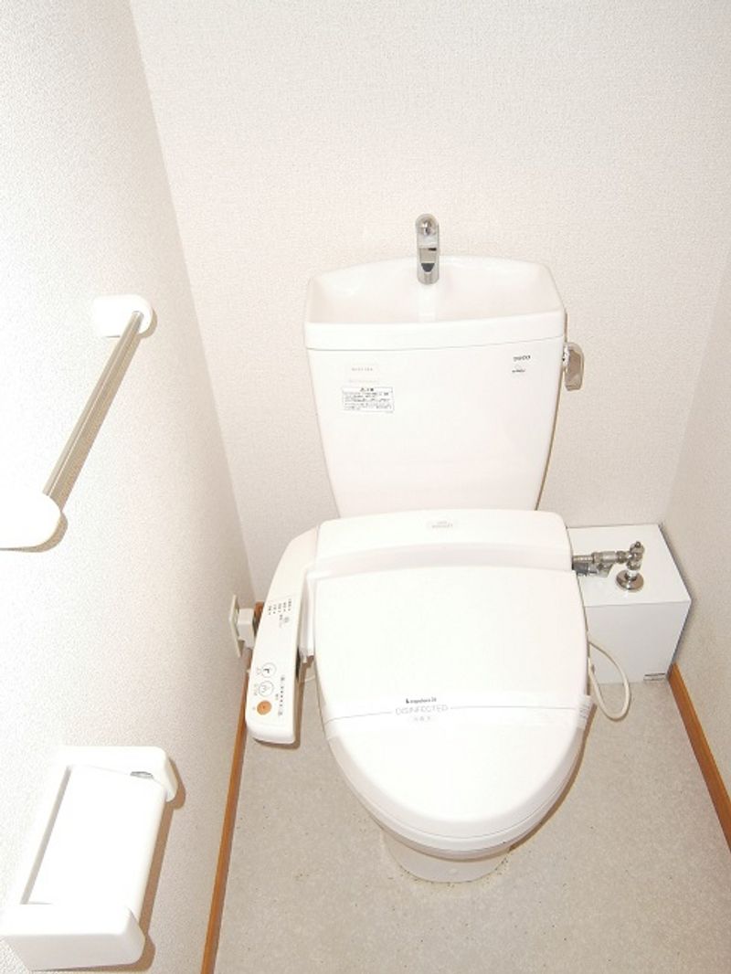 レオパレスティー　フジ トイレ