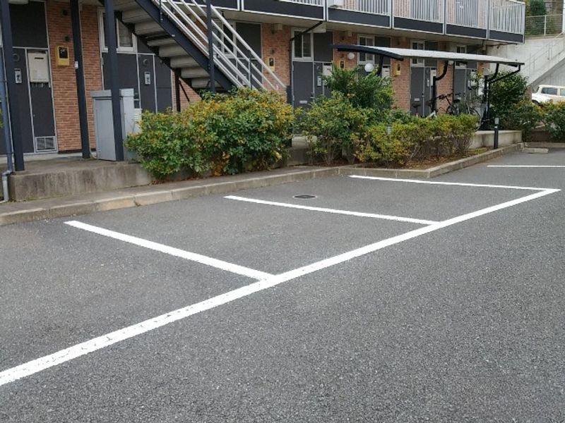 レオパレスＰＵＲＥＲＩＳＥ 駐車場