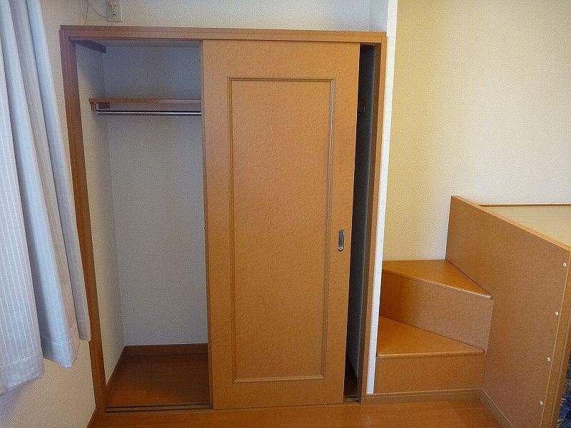 レオパレスシュッドプロスペール 収納