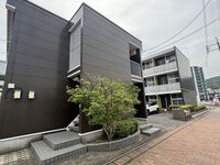 レオパレスエスト長府 エントランス