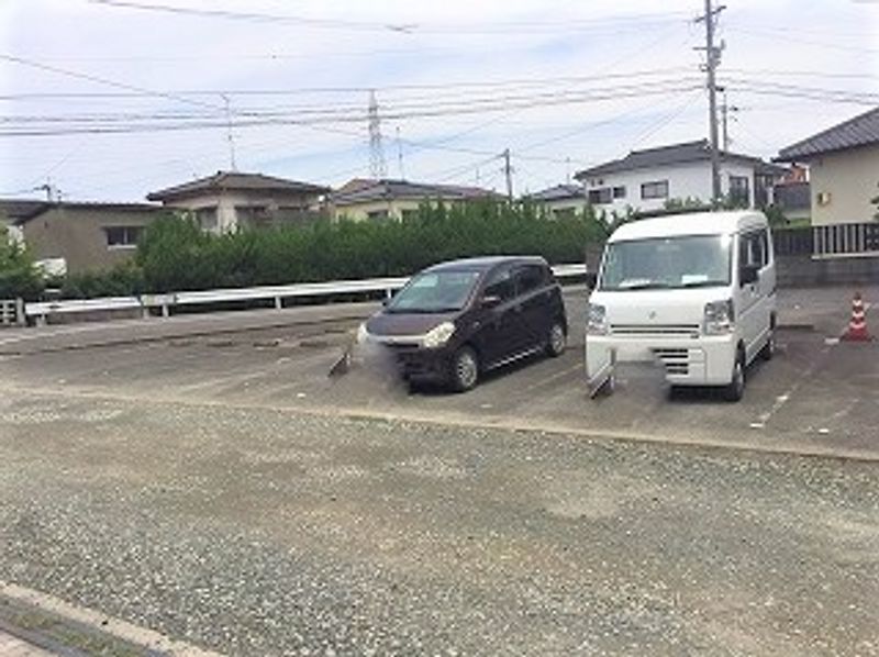 レオパレス若宮 駐車場