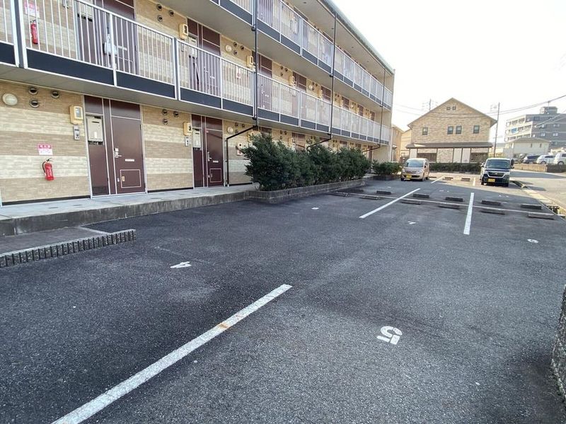 leopalace Noble Parking lot