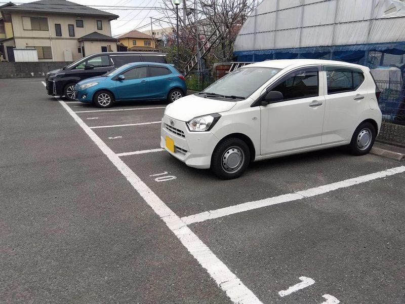 レオパレスＳｕｃｃｅｓｓ 駐車場