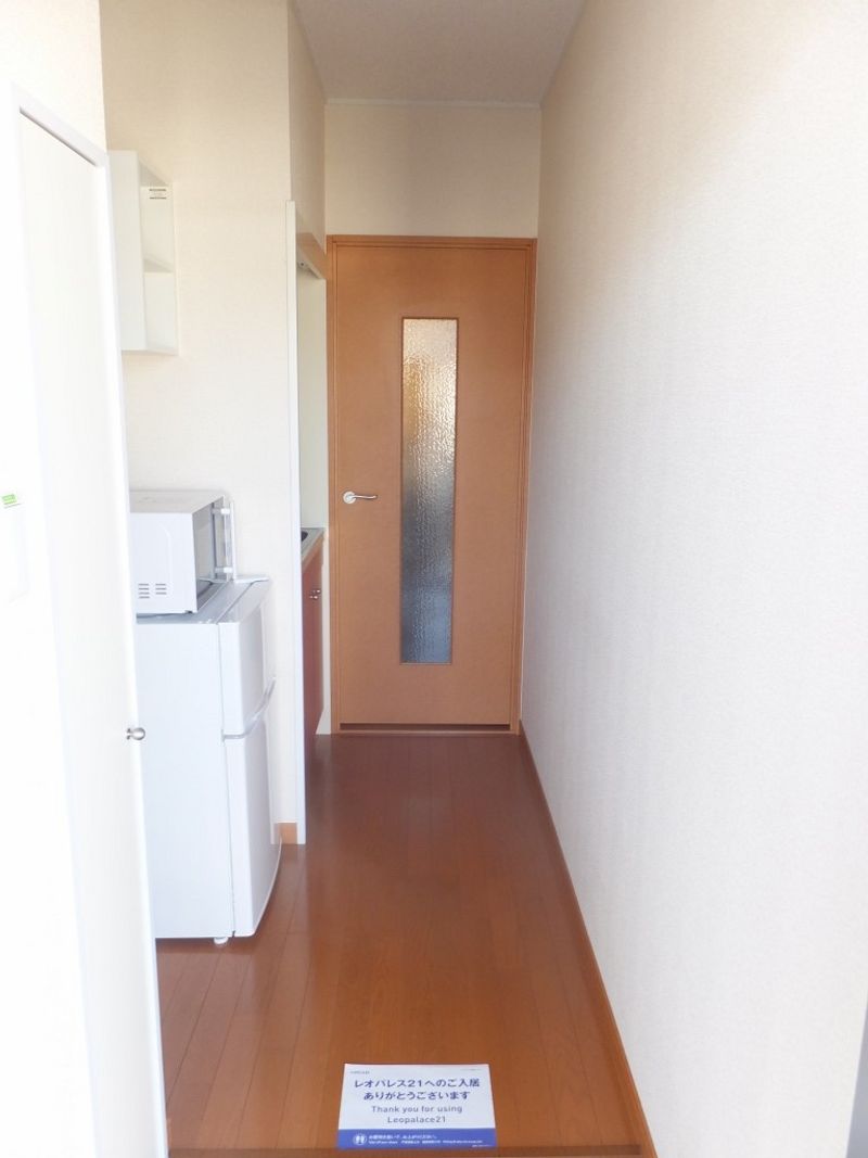 レオパレスリトル　アイランド 玄関