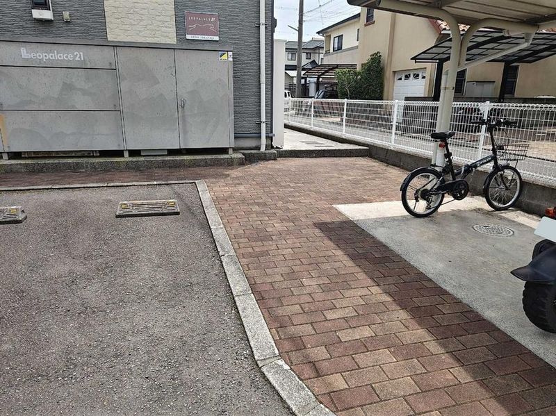 レオパレスＴＡＫＡＮＡＷＡ エントランス