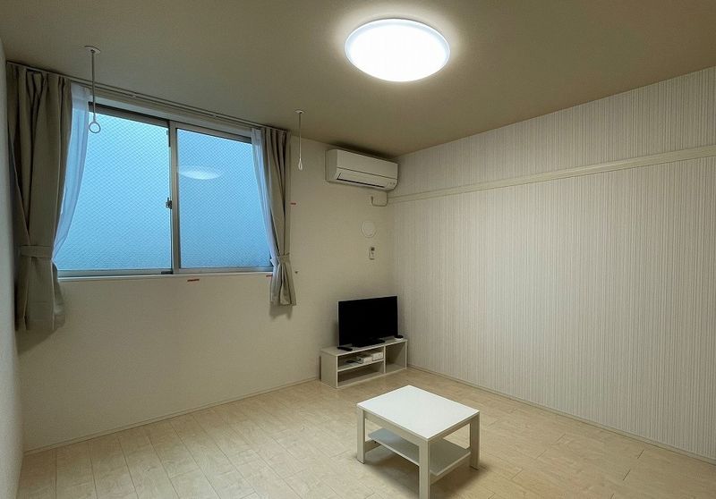 CLEINO T Villeneuve Living room