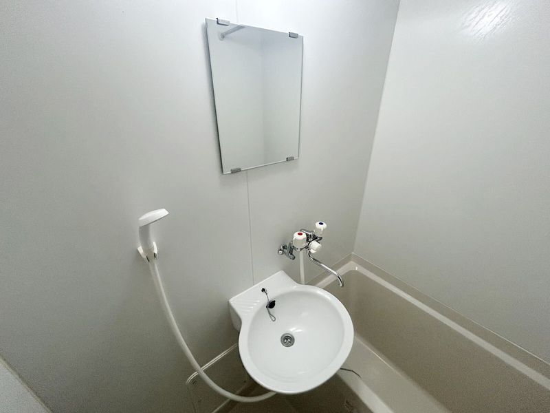レオパレスアンテパサード原町 洗面台