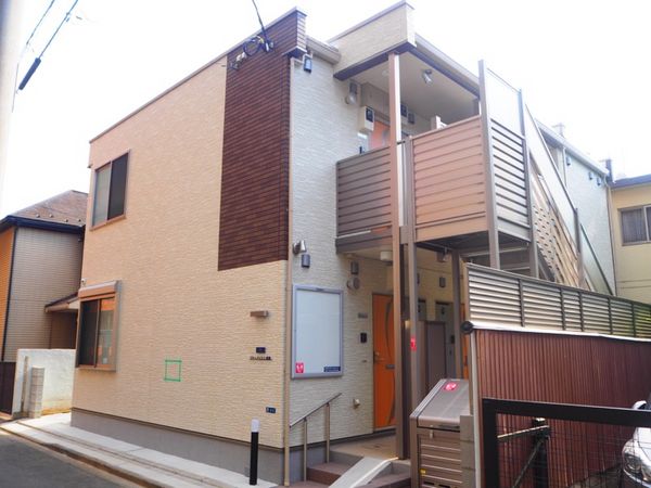 CLEINO Clemens Kamirenjaku exterior