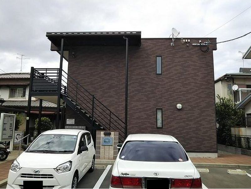 レオネクストカオルーソ 駐車場