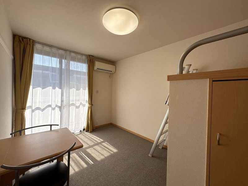 レオパレス大和 居間