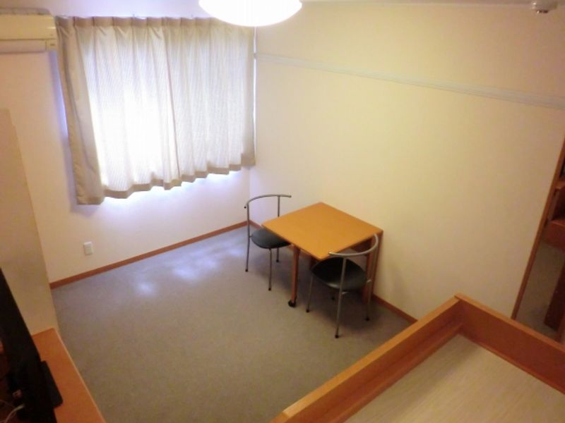 レオパレスコリーヌ 居間