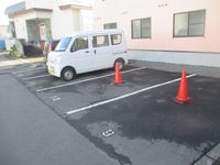 レオパレスルミエール 駐車場