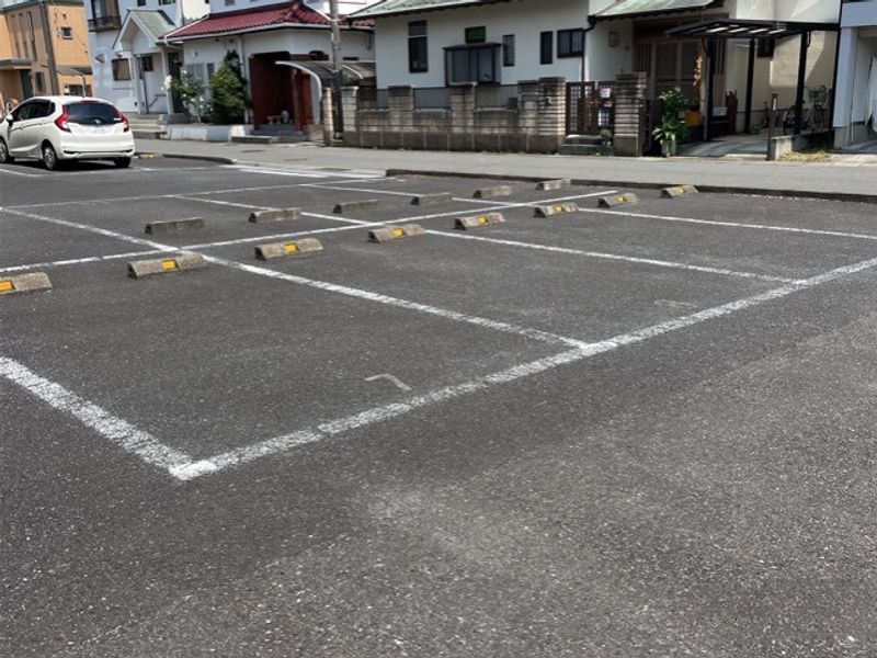 レオパレスさくら 駐車場