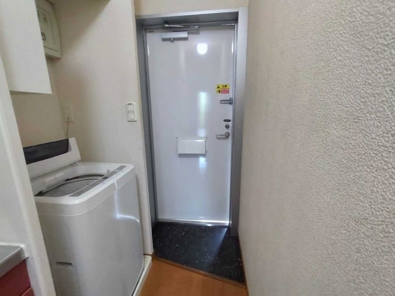 レオパレスサンピュア丸山 玄関