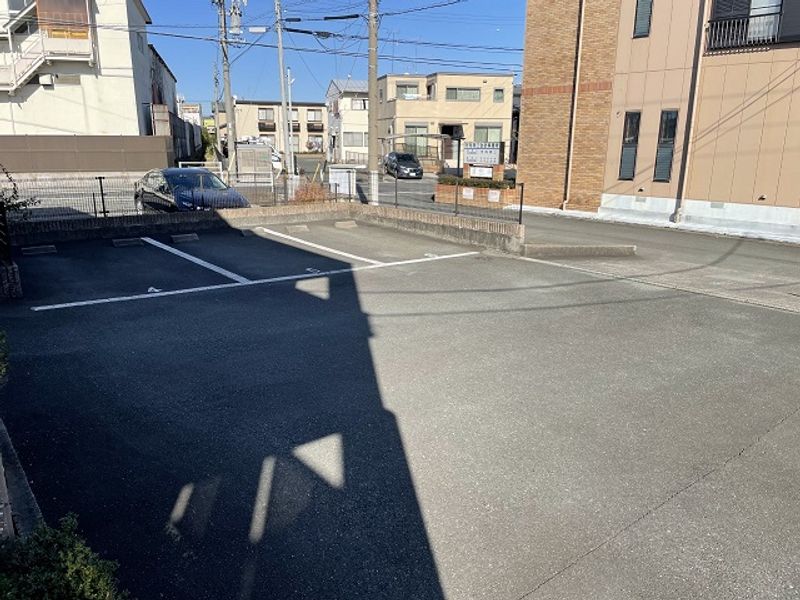 レオパレスロジュマン　デュオ 駐車場
