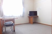 レオパレスファミーユ上並榎 居間