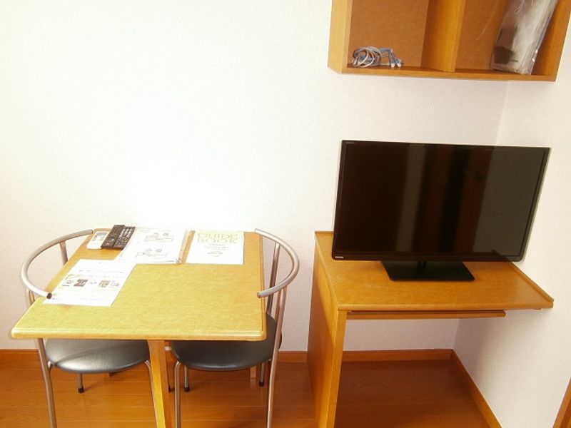 レオパレスプレアマール 居間