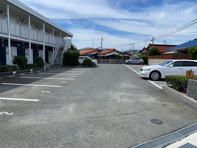 レオパレス野中 駐車場