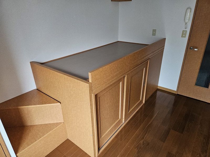 レオパレスエスポワール佐古 寝室