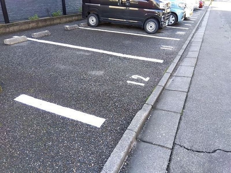 レオパレスランメグ 駐車場