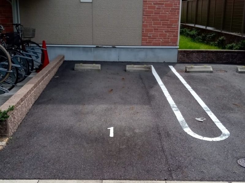 レオネクストエトワール小幡南 駐車場