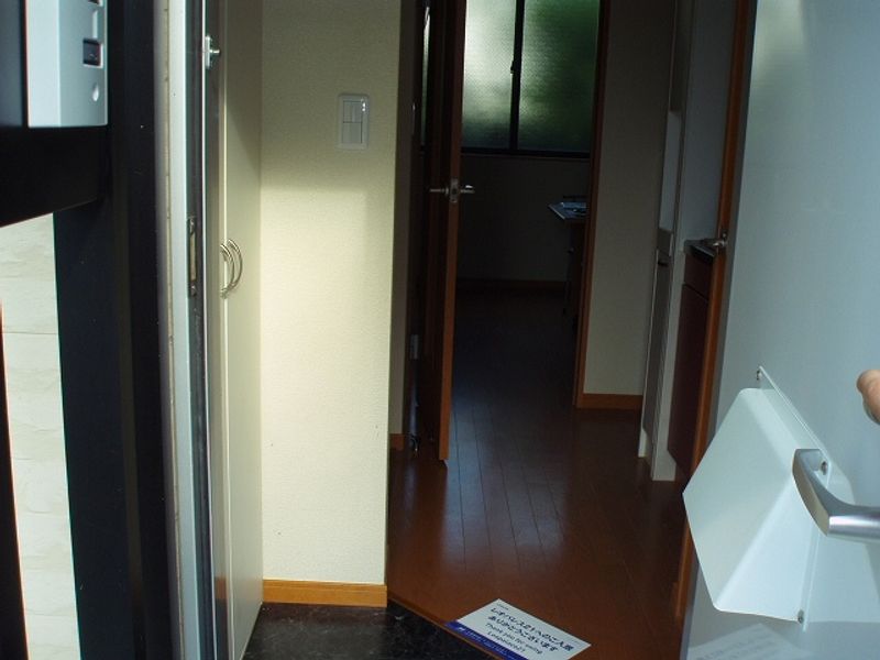レオパレスフロックス西脇 玄関
