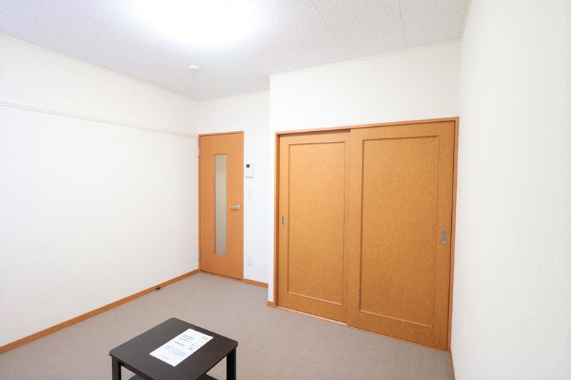 レオパレスボンマルシェ山科 居間