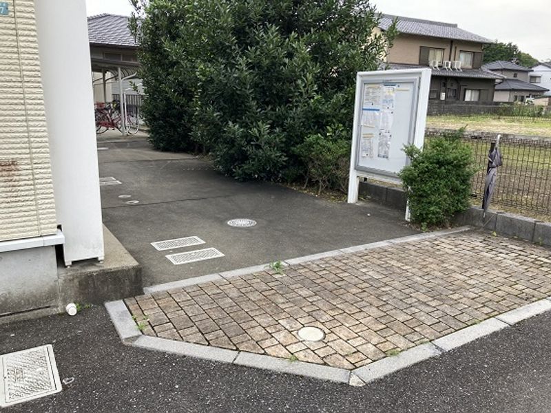 レオネクストブルースカイ琴塚 エントランス