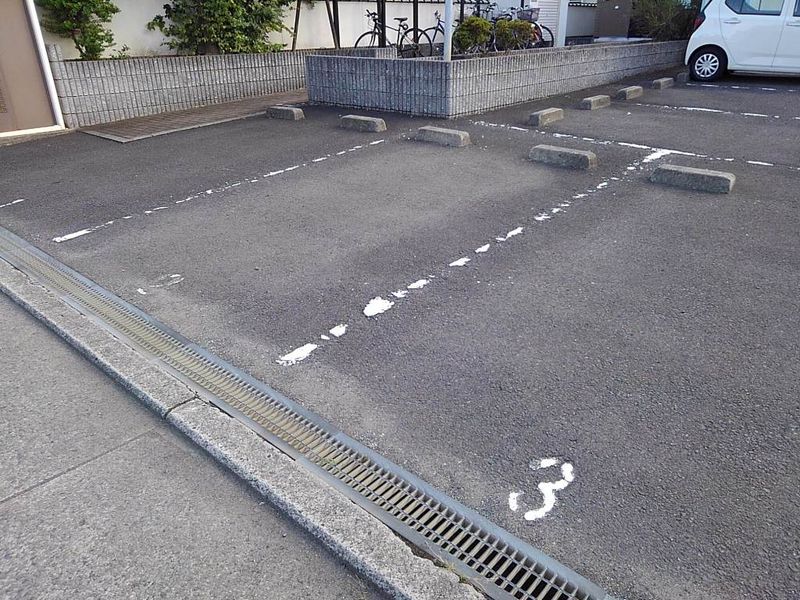 レオパレス蓮池 駐車場