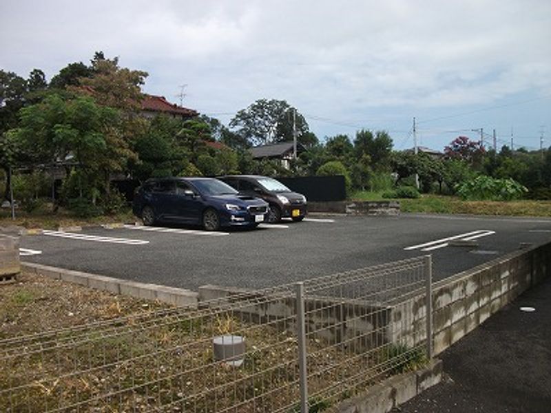 レオネクストＴＡＫＡＩＫＥ 駐車場