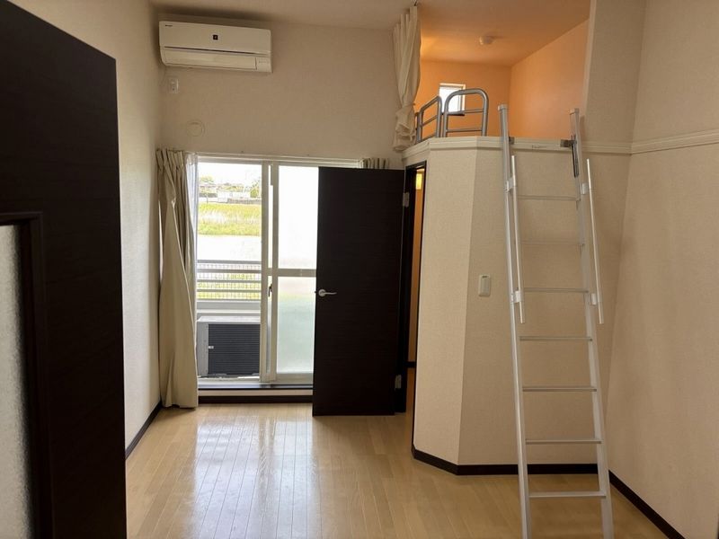 レオネクストｗｉｎ　ｂｏｏｍ 居間