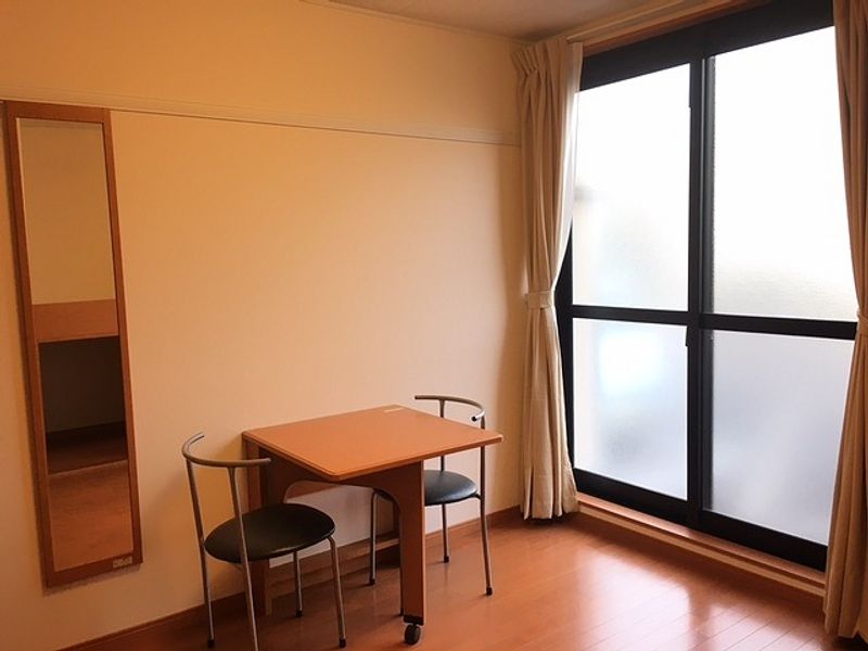 レオパレスフローラル北美町 居間