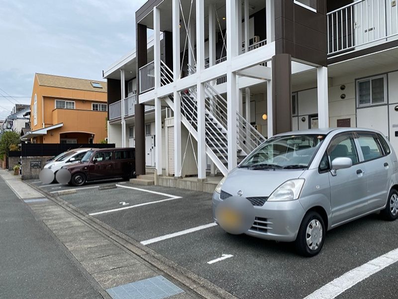 レオパレスｂｒｉｌｌｉａｎｔＭ 駐車場