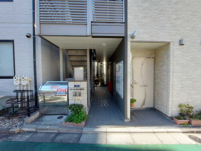 CLEINO MIKI Nishi Shinjuku Entrance