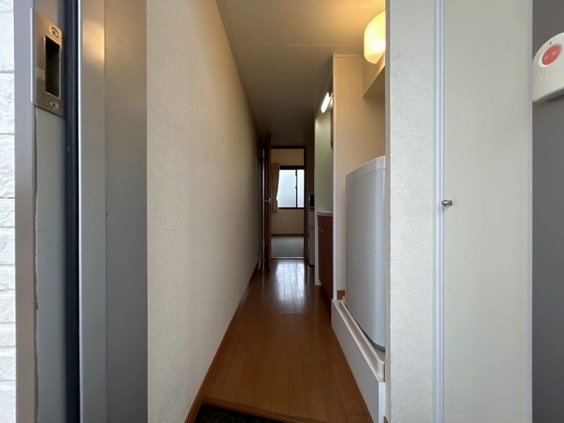 レオパレスオータム 玄関