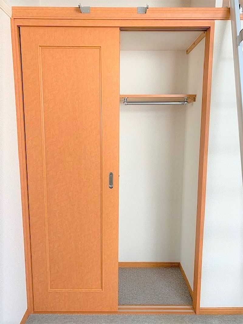 レオパレス臨港線 収納