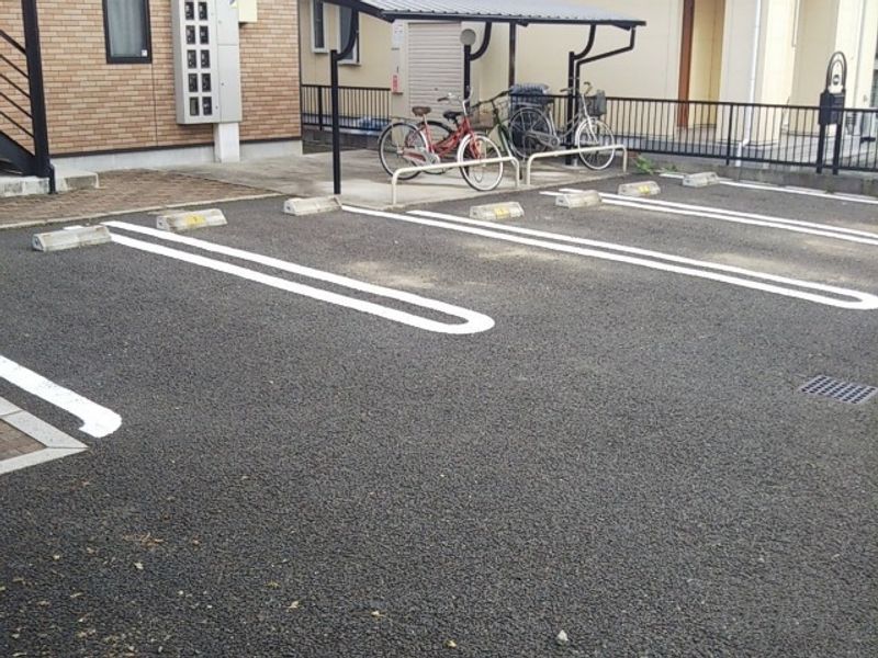 レオネクストＳＯＷＡ 駐車場