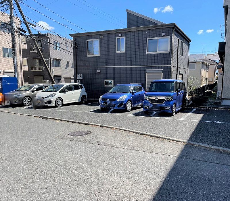 レオパレスメルシーⅠ 駐車場