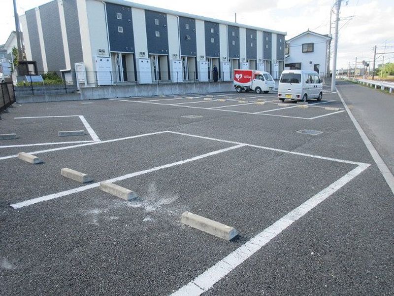 レオネクストコンフォート 駐車場