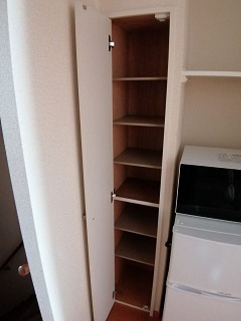 レオパレスレインボーパレス 収納