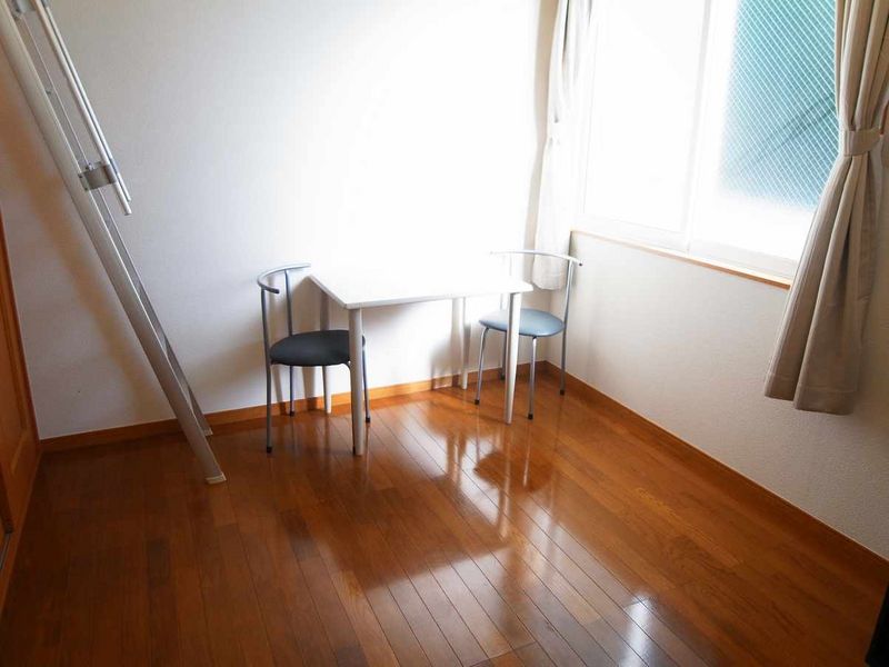 レオパレスグリーンヴェイル 居間