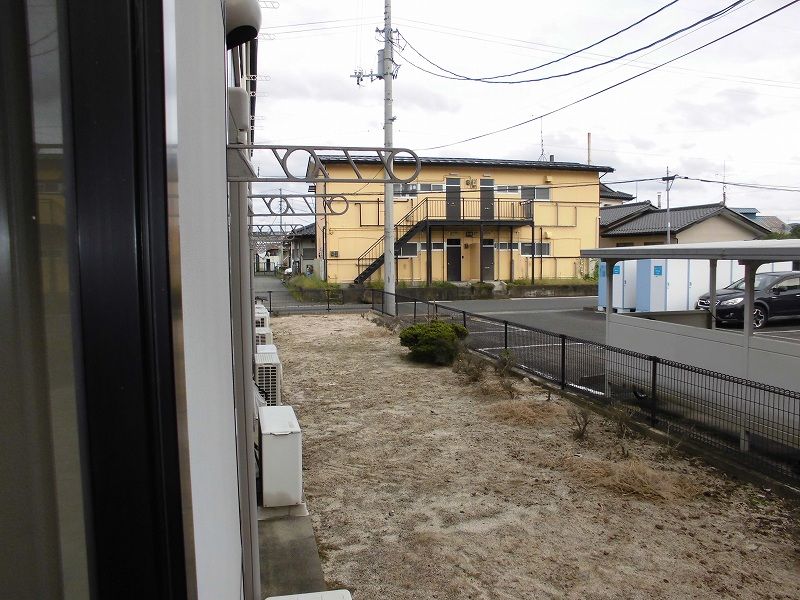 レオパレスフレア 庭
