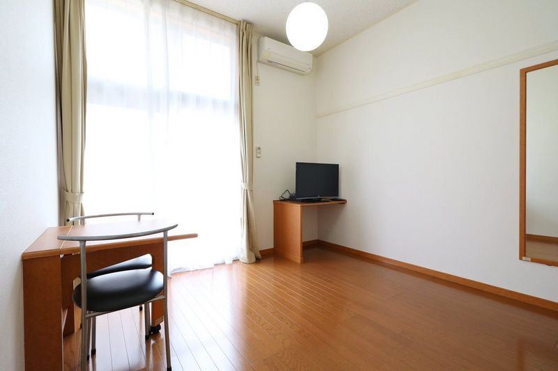 レオパレスあすなろ 居間
