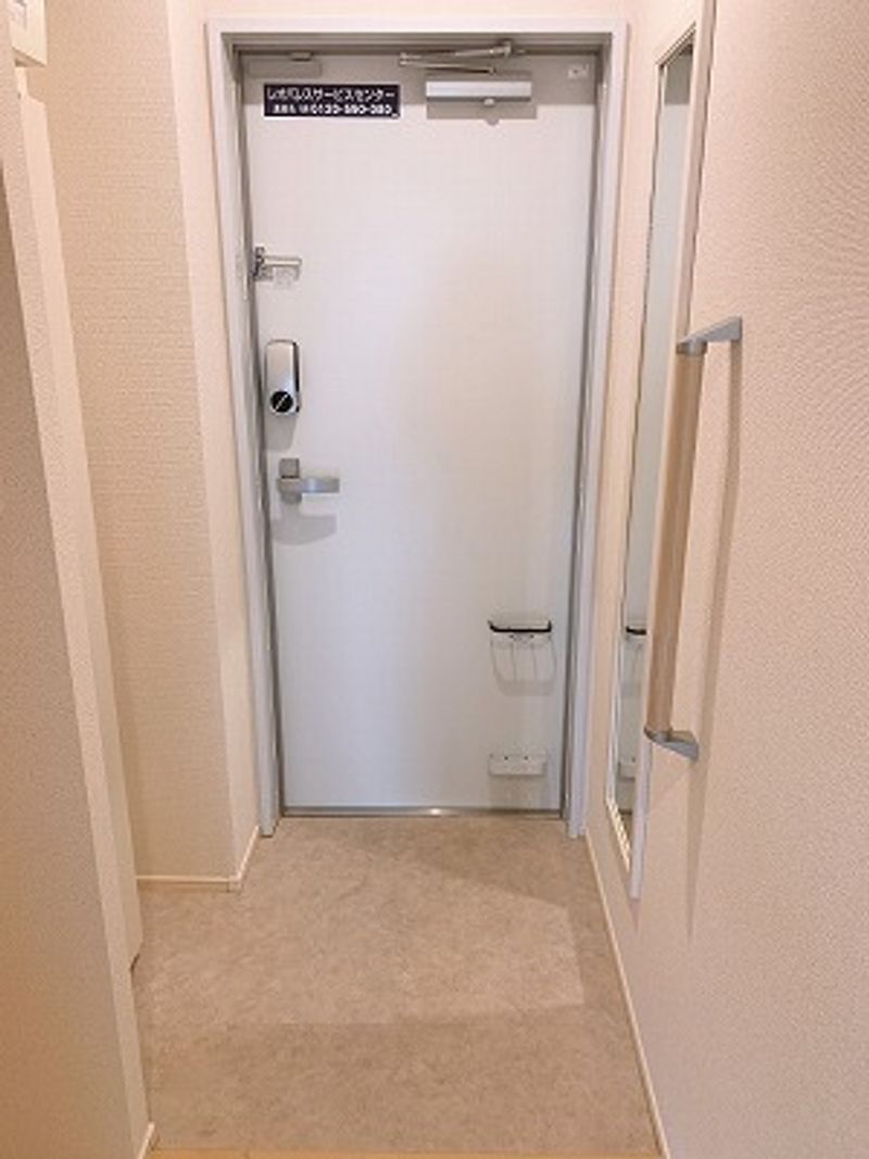 クレイノクリエイト仁川 玄関