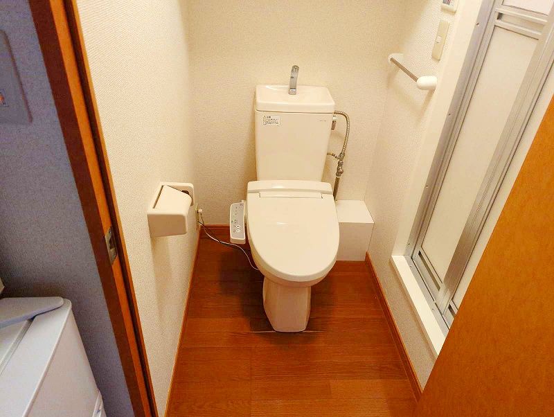 レオパレスチェリーガーデンＣ トイレ