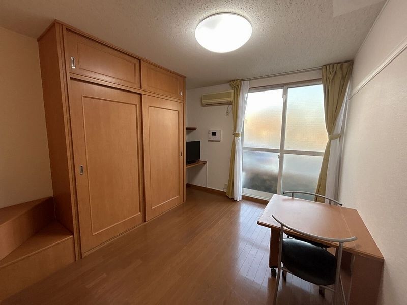 レオパレスヴィルヌーブ 居間