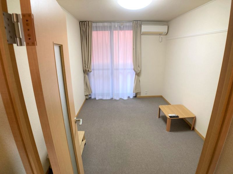 レオパレスサザンカ 居間